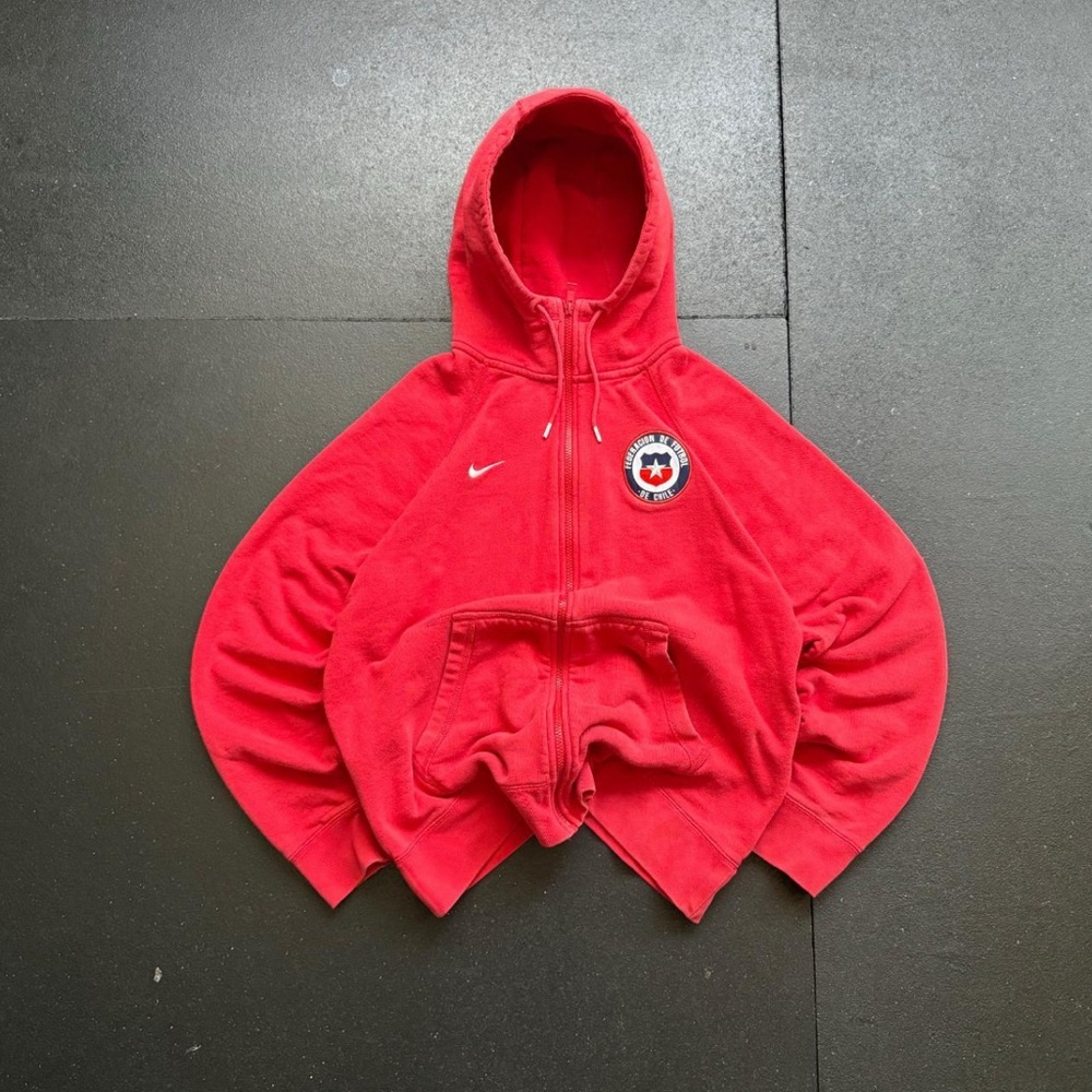 Vintage Nike soccer futbol boxy cropped
chile soccer team shirt